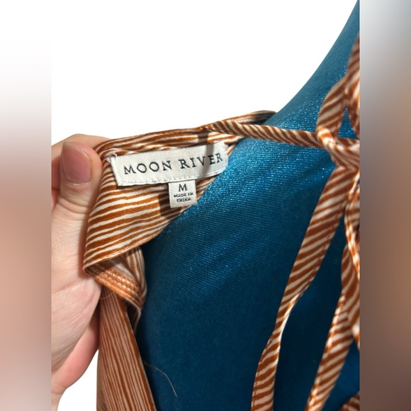 MOON RIVER Brown Tan Beige Striped Satin Balloon Dolman Sleeve Mini Dress Medium - Picture 8 of 8